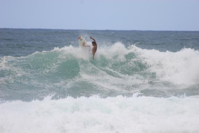 2007 Hawaii Vacation  0802 North Shore Surfing